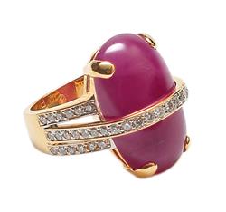 Oval cabochon Ruby and diamonds Ring